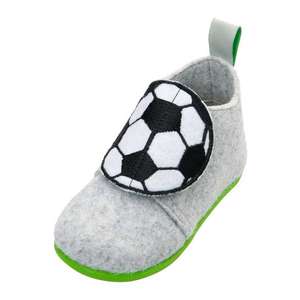 PLAYSHOES Házi cipő 'Fußball' szürke / fekete / fehér kép