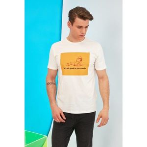 Trendyol Ecru Men's Regular Fit Crew Neck Printed Licensed Snoopy Short Sleeve T-Shirt kép