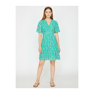 Green patterned dress kép