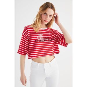 Trendyol Red Printed and Striped Loose Crop Knitted T-Shirt kép