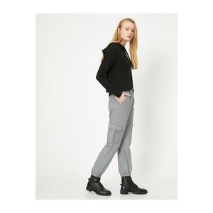 Koton Women's Gray Checkered Pocket Detail Cargo Pants kép