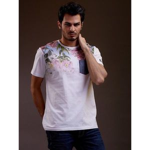 Men´s white t-shirt with flowers kép