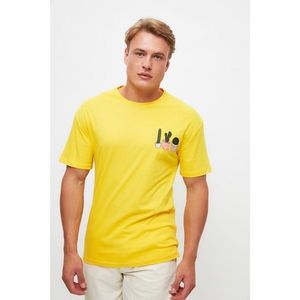 Trendyol Yellow Men's Wide Cut Short Sleeved Cactus Embroidered T-Shirt kép
