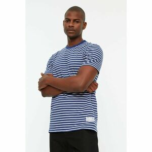 Trendyol Navy Blue Men Regular Fit Short Sleeve Striped Applique Detailed T-Shirt kép