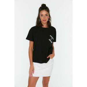 Trendyol Black Printed Semifitted Pocket Detailed Knitted T-Shirt kép