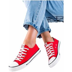 piros vászon tornacipő kép