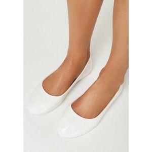 Fehér színűek balerina lapossarkú cipő kép
