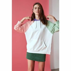 Trendyol Ecru Color Block Kangaroo Pocket Knitted Slim Sweatshirt kép