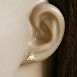 375 arany fülbevaló – fényes háromszög három kisebb háromszöggel kivágásban, apró cirkóniák kép