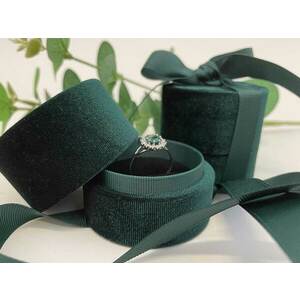JK Box JK Box Smaragdzöld színű ajándékdoboz gyűrűre szalaggal LTR-3/P/A19 kép