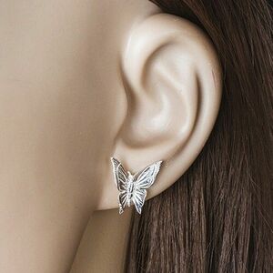 925 ezüst fülbevaló, pillangó gravírozott vágatokkal a szárnyain kép