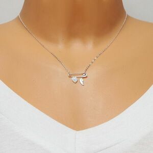 925 Ezüst nyaklánc - biztosítótű medállal, cirkóniás szívvel, angyalszárnnyal kép