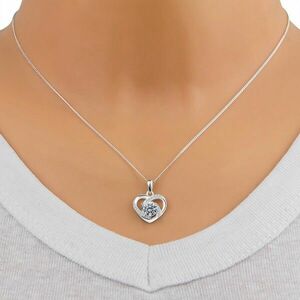 925 ezüst nyaklánc - szív körvonal cirkóniákkal, jellegzetesebb cirkónia a közepén kép