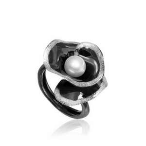 Ezüst Athina Gyűrű – oxidált ródiumos tölcsér forma gyönggyel kép