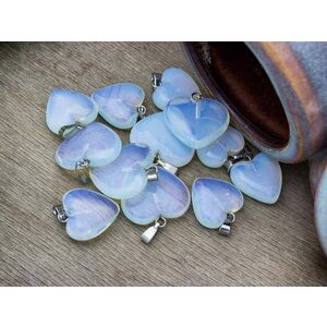 Opalit üveg szív ásvány medál kép