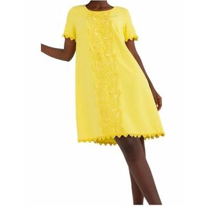 sárga mini ruha csipkével kép