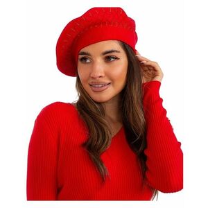 vörös barett strasszokkal kép