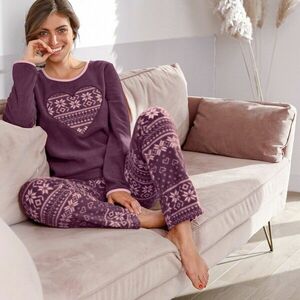Fleece pizsama szív applikációval kép