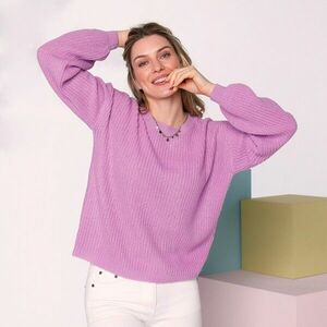 Egyenes pulóver egyszínű mintával kép