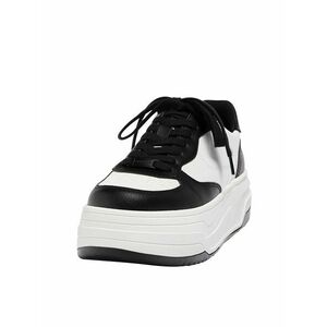 Pull&Bear Rövid szárú sportcipők fekete / fehér kép