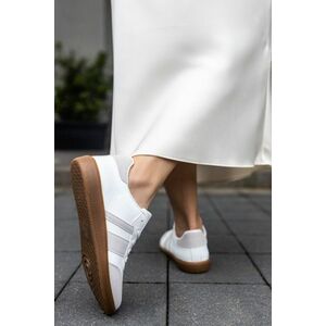 Szürke-fehér alacsony szárú tornacipő Mewa kép
