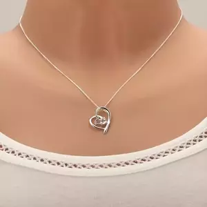 Nyaklánc 925 ezüstből, keresztezett szív körvonalak, tiszta cirkónia kép