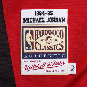 Mitchell & ness nba chicago bulls michael jordan 1984-85' authentic shooting shi ing férfi piros m kép