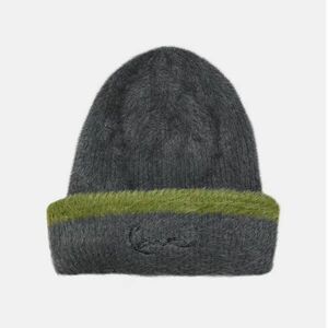 Téli sapka karl kani Signature Fluffy Beanie black/olive kép