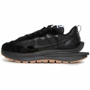 Divat edzőcipők Nike Vaporwaffle Sacai Black Gum kép