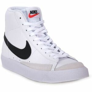 Divat edzőcipők Nike 100 BLAZER MID 77 GS kép