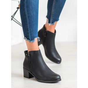 Designer fekete női bokacsizma széles sarokkal kép