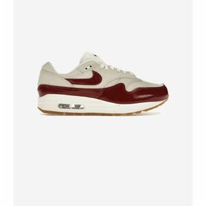 Rövid szárú edzőcipők Nike Air Max 1 LX Team Red (Women's) kép