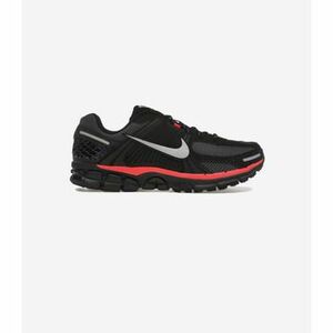 Rövid szárú edzőcipők Nike Zoom Vomero 5 Black Metallic University Red kép
