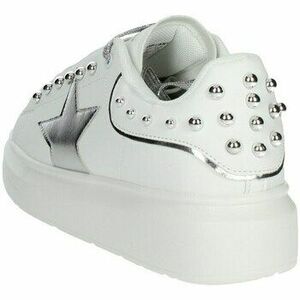 Rövid szárú edzőcipők Shop Art SASS230204 kép