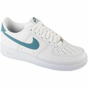 Rövid szárú edzőcipők Nike Air Force 1 07 kép