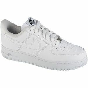 Rövid szárú edzőcipők Nike Air Force 1 07 kép