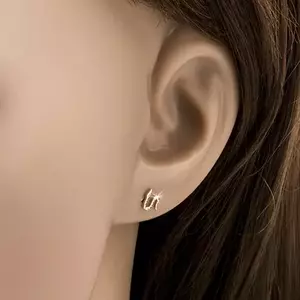 14K arany fülbevaló kígyó barázdált felülettel, stekkeres rögzítéssel kép