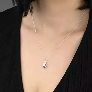 Nyakék - szabályos szív és lánc csavart szemekből, 925 ezüst kép