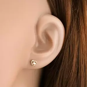 9K arany fülbevaló virág cirkóniával kép