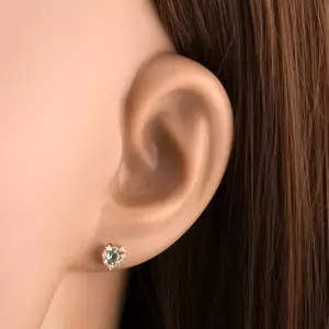 9K arany fülbevaló kék topázzal és átlátszó cirkóniákkal a szív körvonalában kép