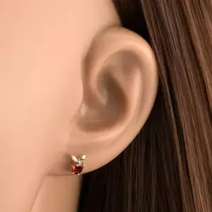 Fülbevaló 9K sárga aranyból - kerek, piros gránát, két levélke kép