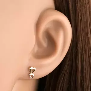 9 karátos arany fülbevaló aszimmetrikus szívekkel, kétszínű kivitelben kép
