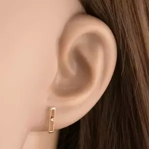 9 karátos arany fülbevaló átlátszó cirkóniával, téglalap alakú körvonallal kép