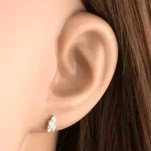 9 karátos arany fülbevaló négyzet alakú és három kerek cirkóniával kép