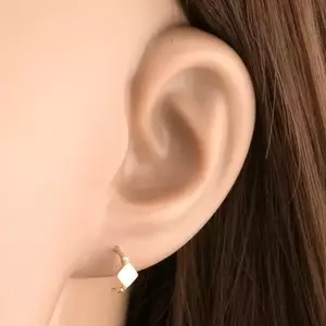 9K arany fülbevaló félkörben, rombuszokkal, fehér mázzal és cirkóniákkal kép