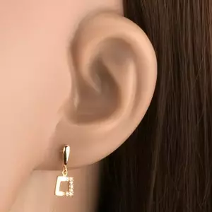 9 karátos arany fülbevaló négyzet alakú körvonallal, átlátszó cirkóniákkal és könnycseppel kép