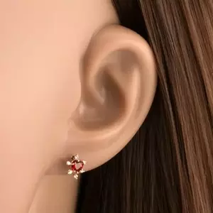 14 karátos arany fülbevaló szív alakú gránáttal és átlátszó cirkóniákkal kép