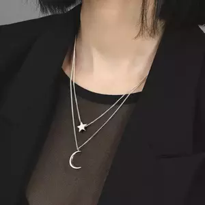 HOLD medál lánccal kép