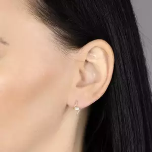 585 sárga arany fülbevaló - spirális gyémántokból és középen gyöngy kép