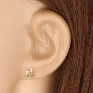 9K sárga arany fülbevaló - szétválasztott felirat "Love", szabálytalan szív kép